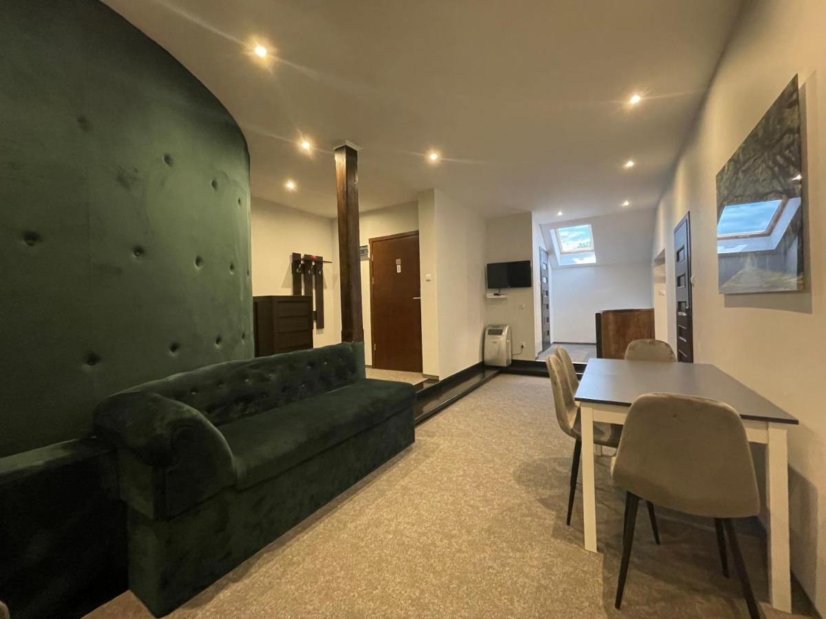 Hotel Red Ostrowiec Swietokrzyski Luaran gambar