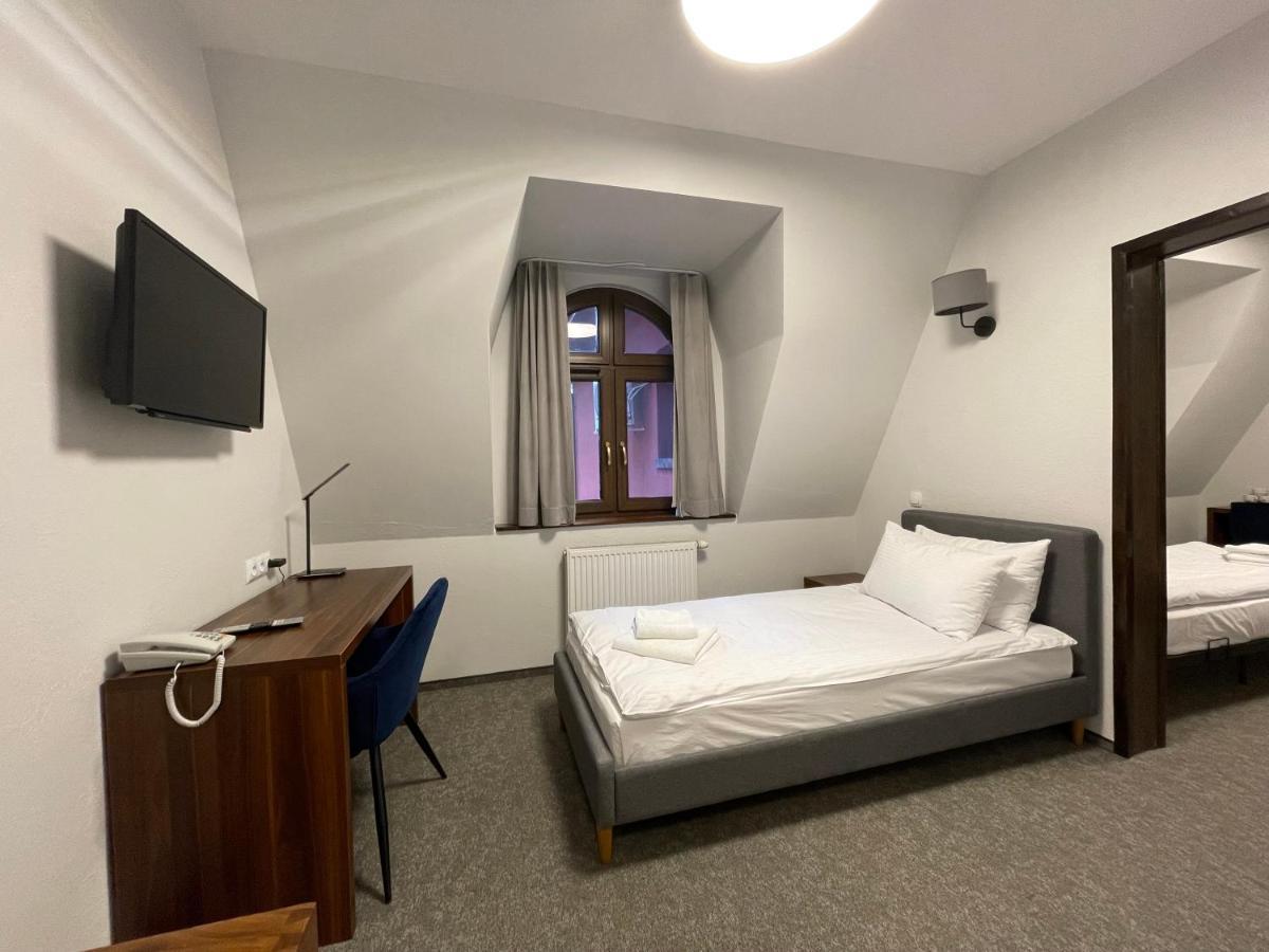 Hotel Red Ostrowiec Swietokrzyski Luaran gambar
