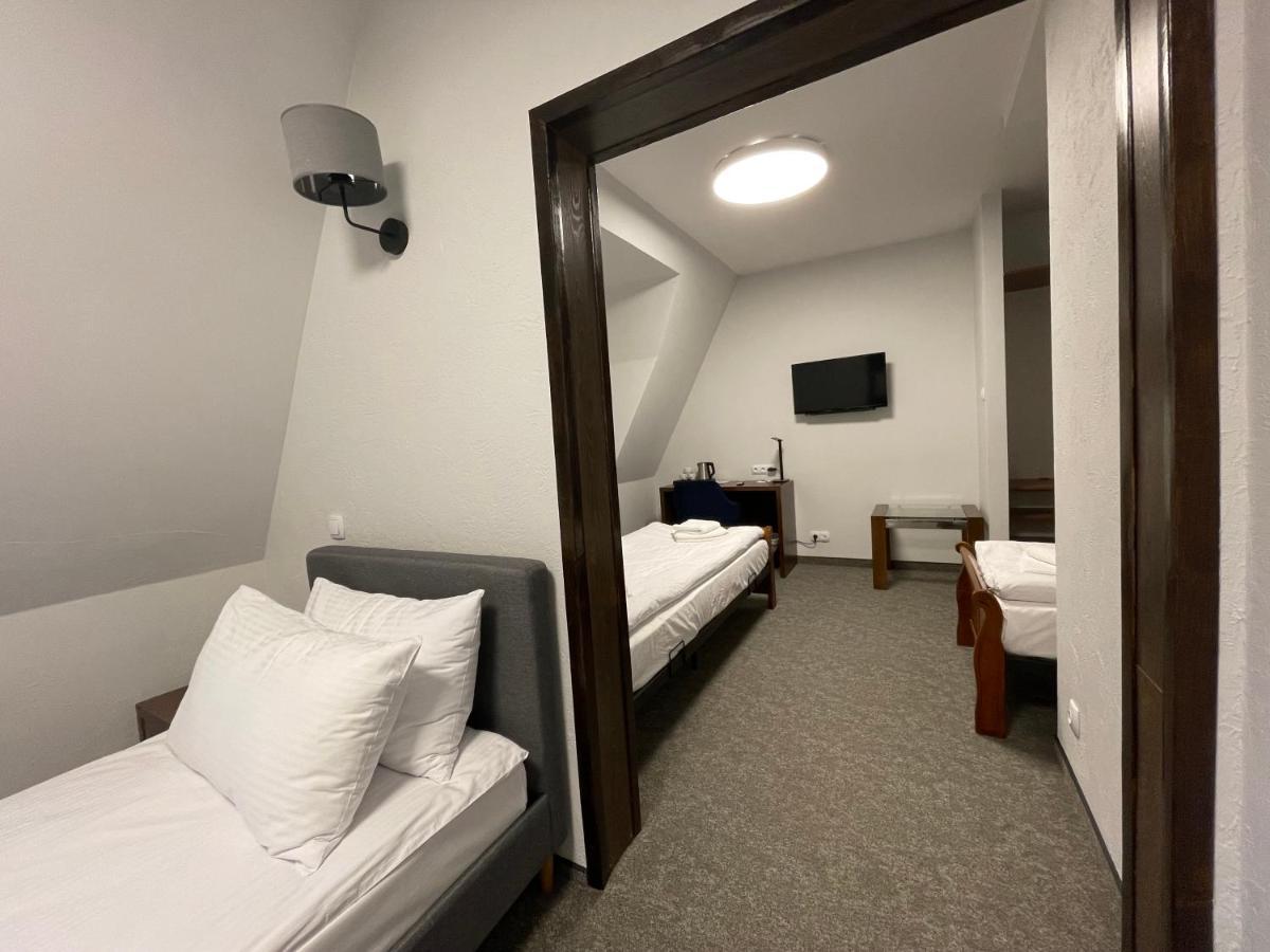 Hotel Red Ostrowiec Swietokrzyski Luaran gambar