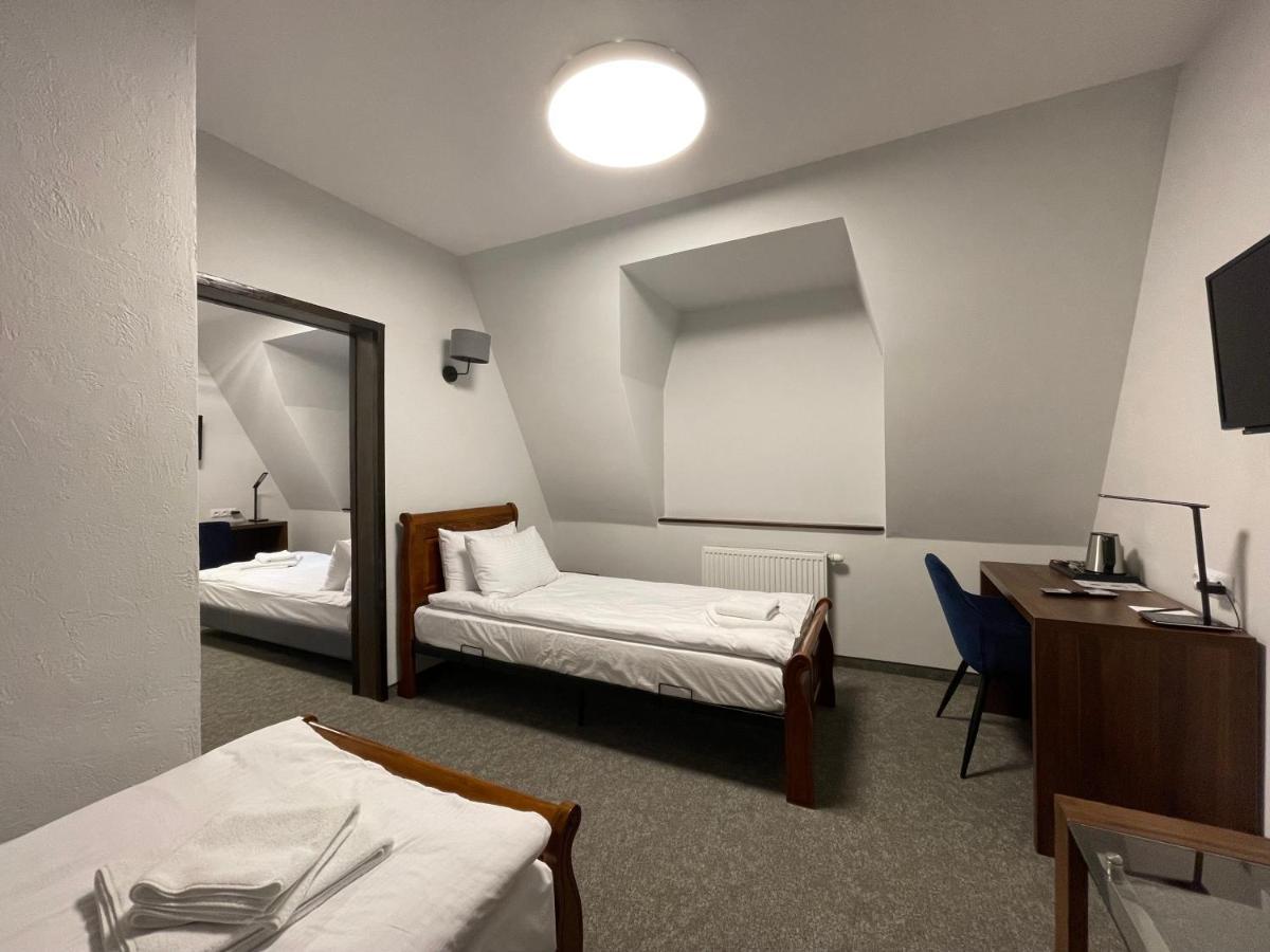 Hotel Red Ostrowiec Swietokrzyski Luaran gambar