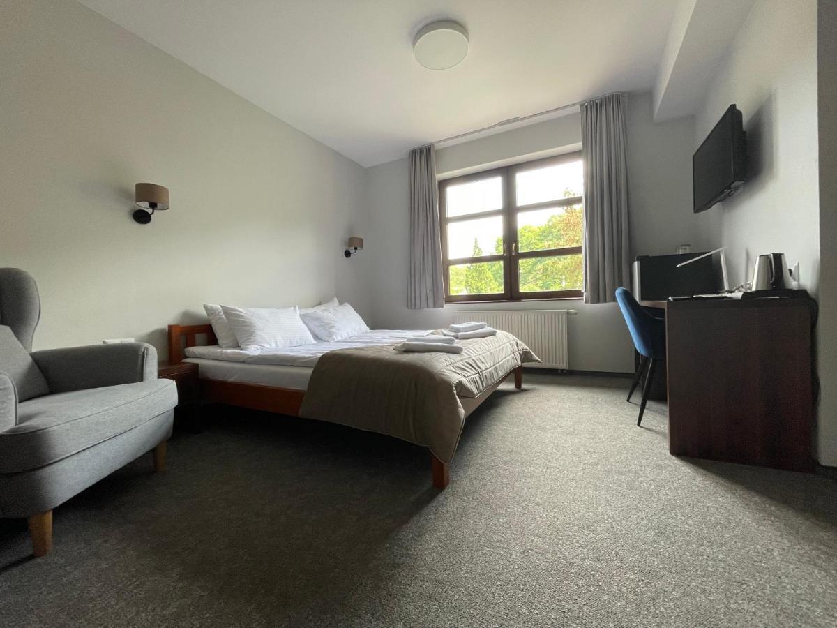 Hotel Red Ostrowiec Swietokrzyski Luaran gambar