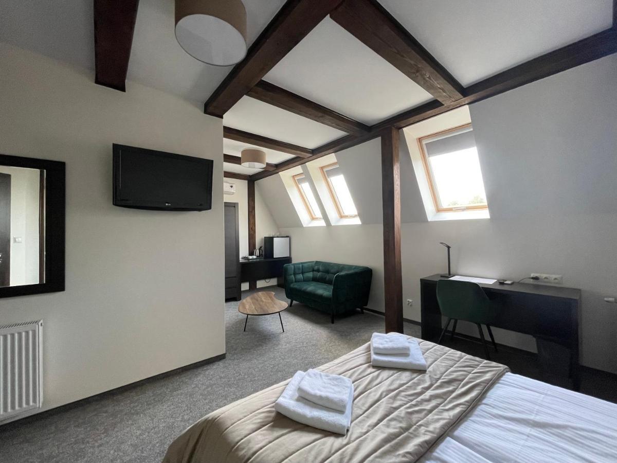 Hotel Red Ostrowiec Swietokrzyski Luaran gambar
