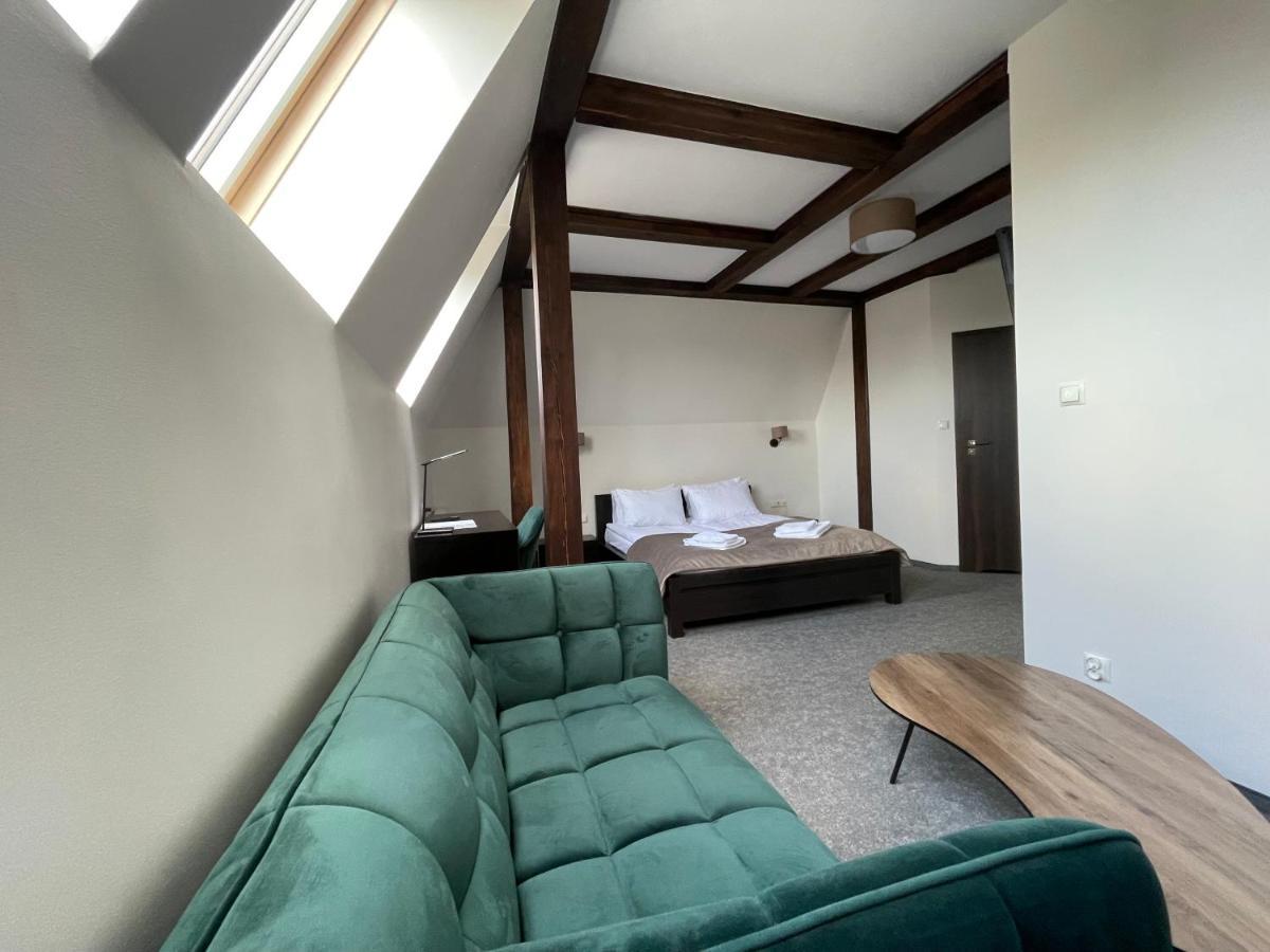 Hotel Red Ostrowiec Swietokrzyski Luaran gambar