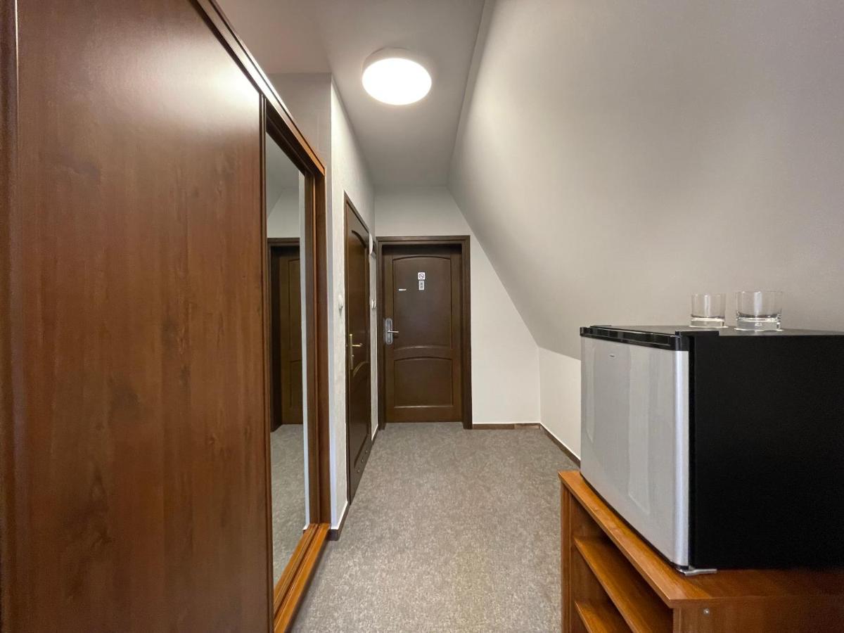 Hotel Red Ostrowiec Swietokrzyski Luaran gambar