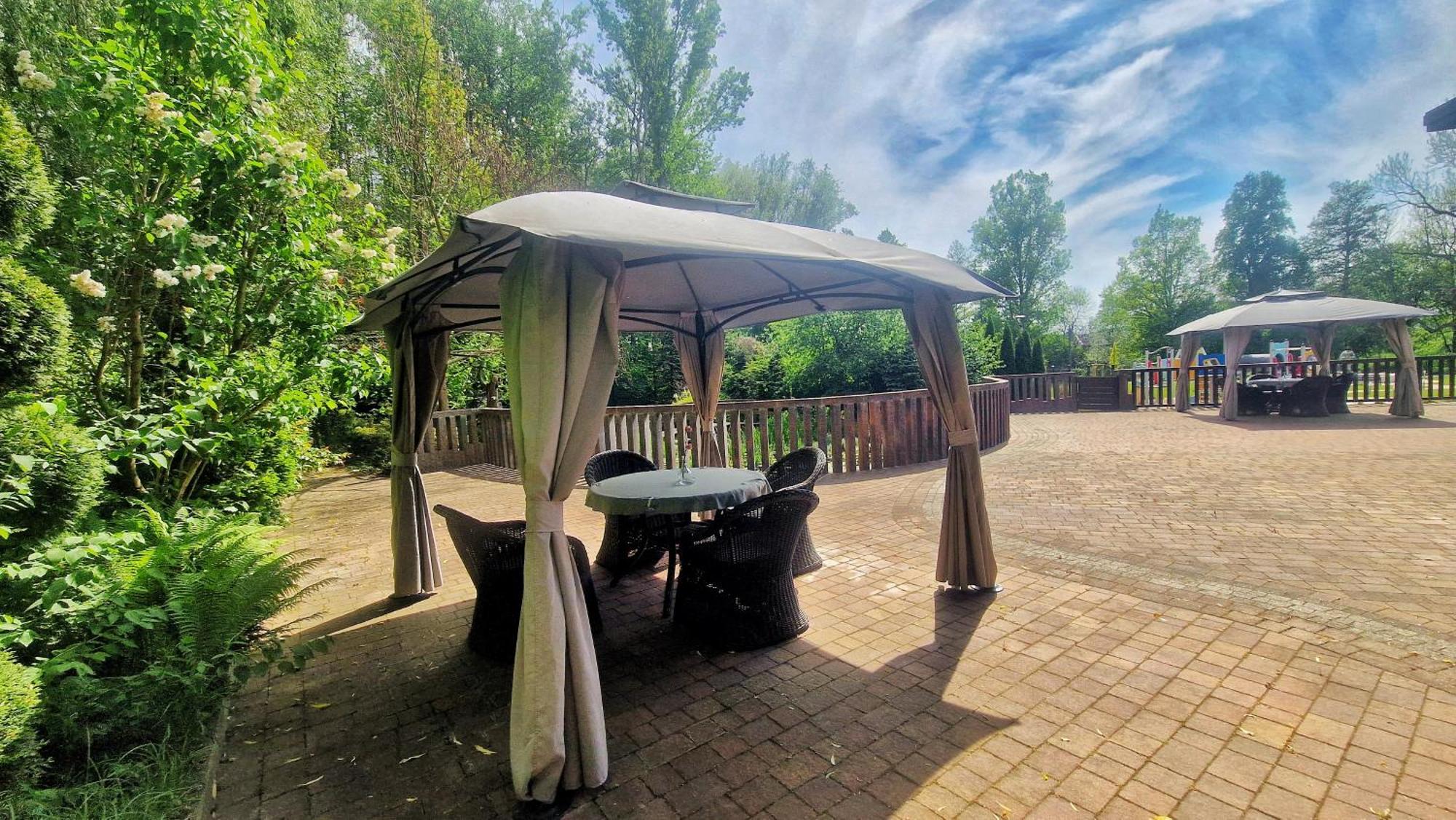 Hotel Red Ostrowiec Swietokrzyski Luaran gambar